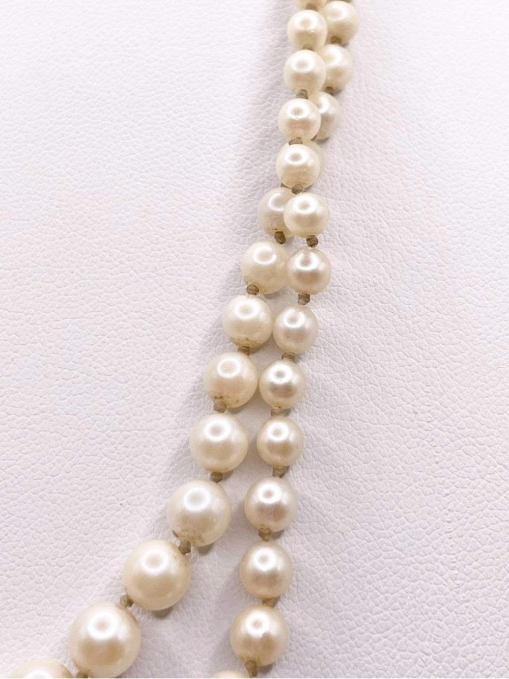 Vintage Classic Double Strand Pearl Necklace - Picture 4 of 10